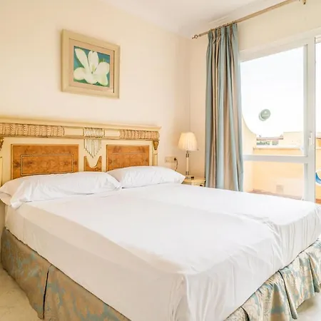 Tatil Evi Beautiful In Benahavis With Outdoor Swimming Pool, Jacuzzi And 1 Bedrooms Estepona