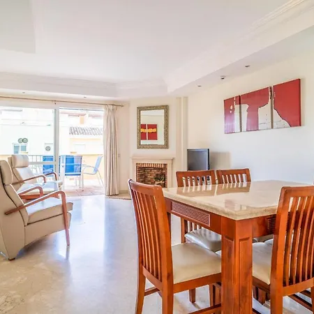 Tatil Evi Beautiful In Benahavis With Outdoor Swimming Pool, Jacuzzi And 1 Bedrooms