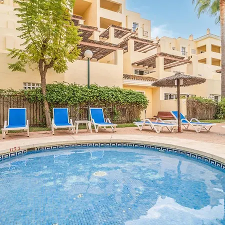 Beautiful In Benahavis With Outdoor Swimming Pool, Jacuzzi And 1 Bedrooms